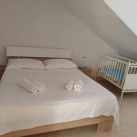 Relax & Enjoy Apartment Pucisca