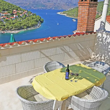 Relax & Enjoy Apartment Pucisca